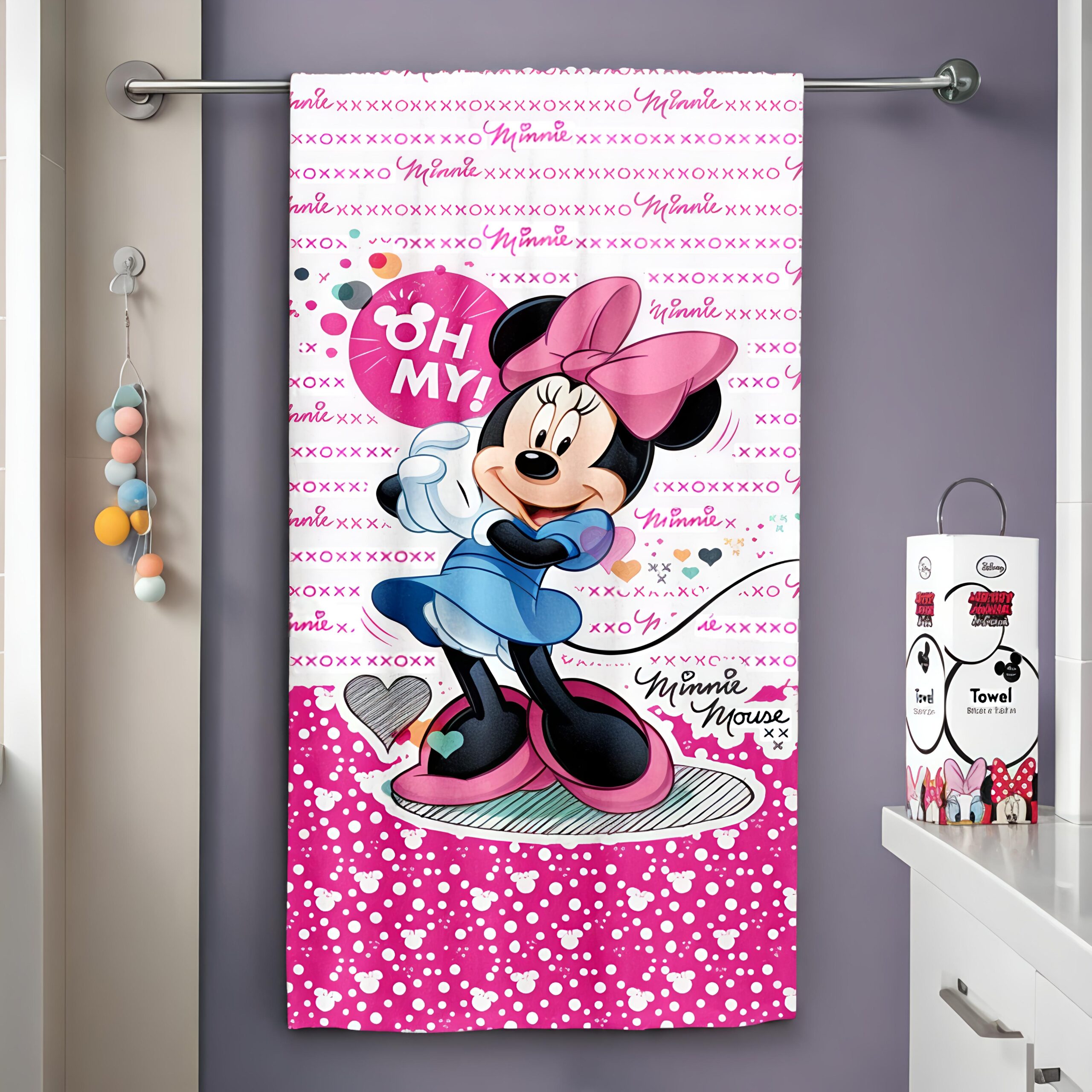 Minnie Mouse Character Bath Towel
